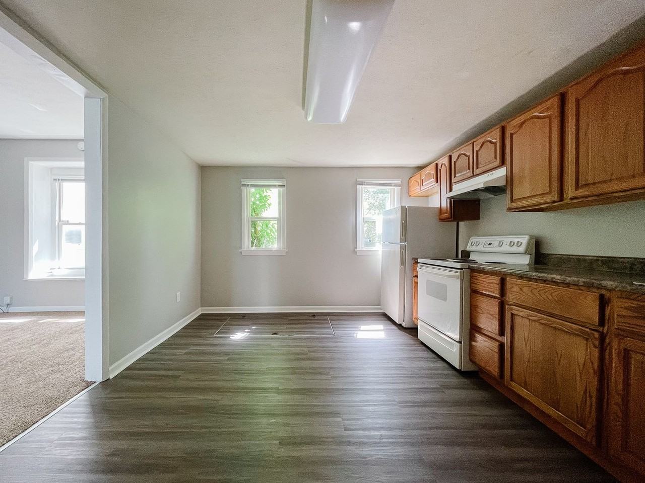 2813 S Jefferson St - Photo 3 of 21