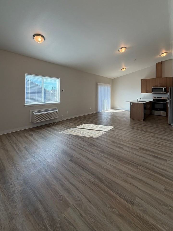 1070 Winfield St. NE - Photo 3 of 23