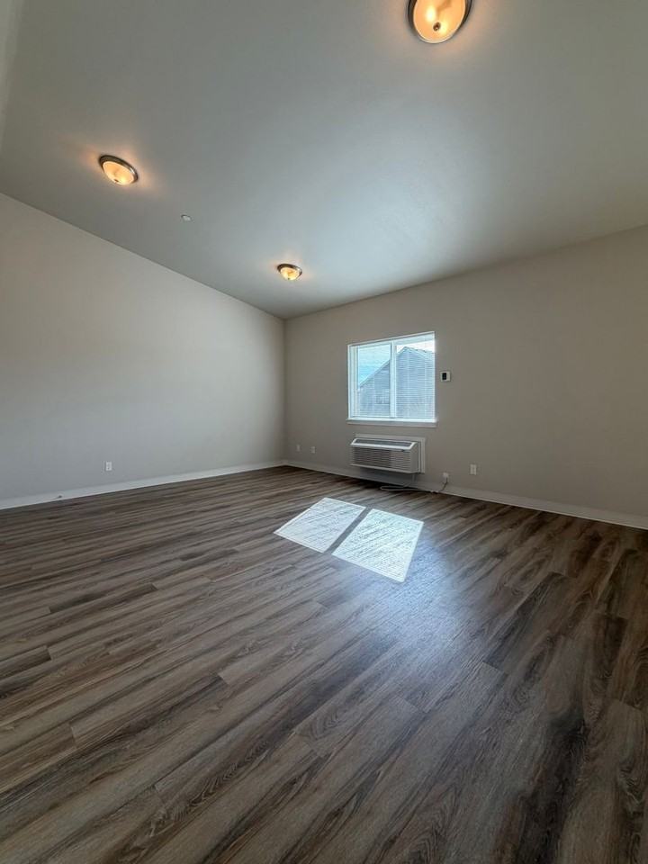 1070 Winfield St. NE - Photo 4 of 23