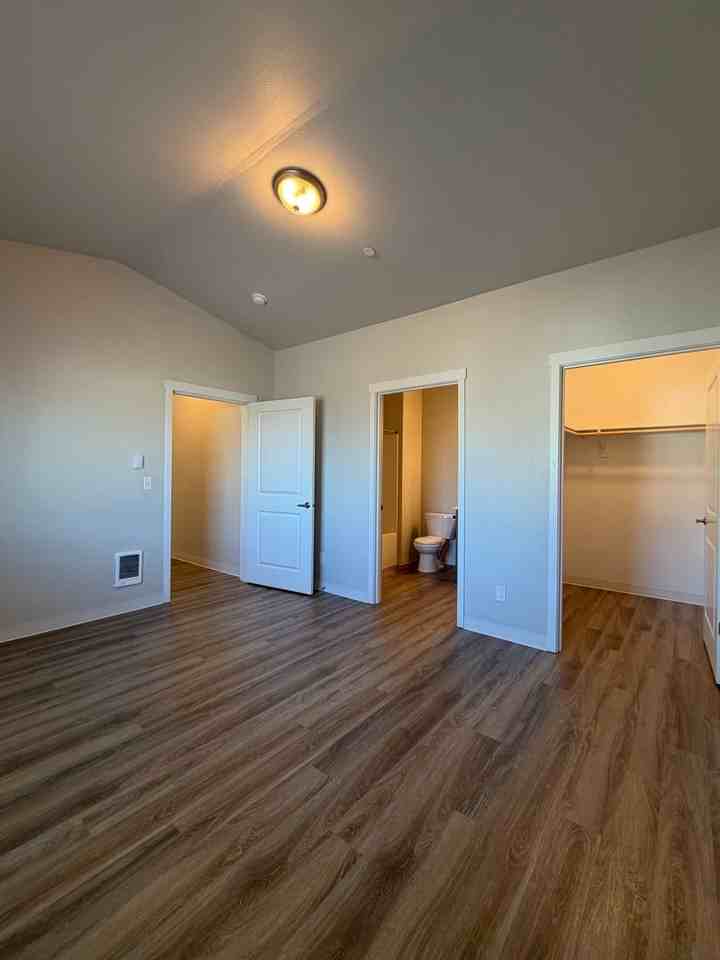 1070 Winfield St. NE - Photo 5 of 23