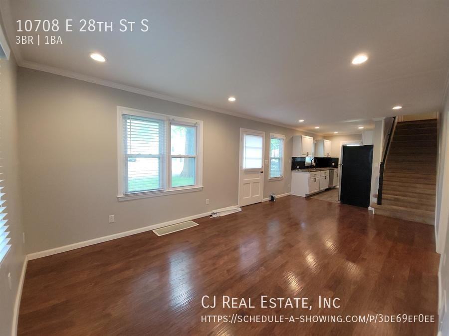 10708 E 28th St S - Photo 3 of 10
