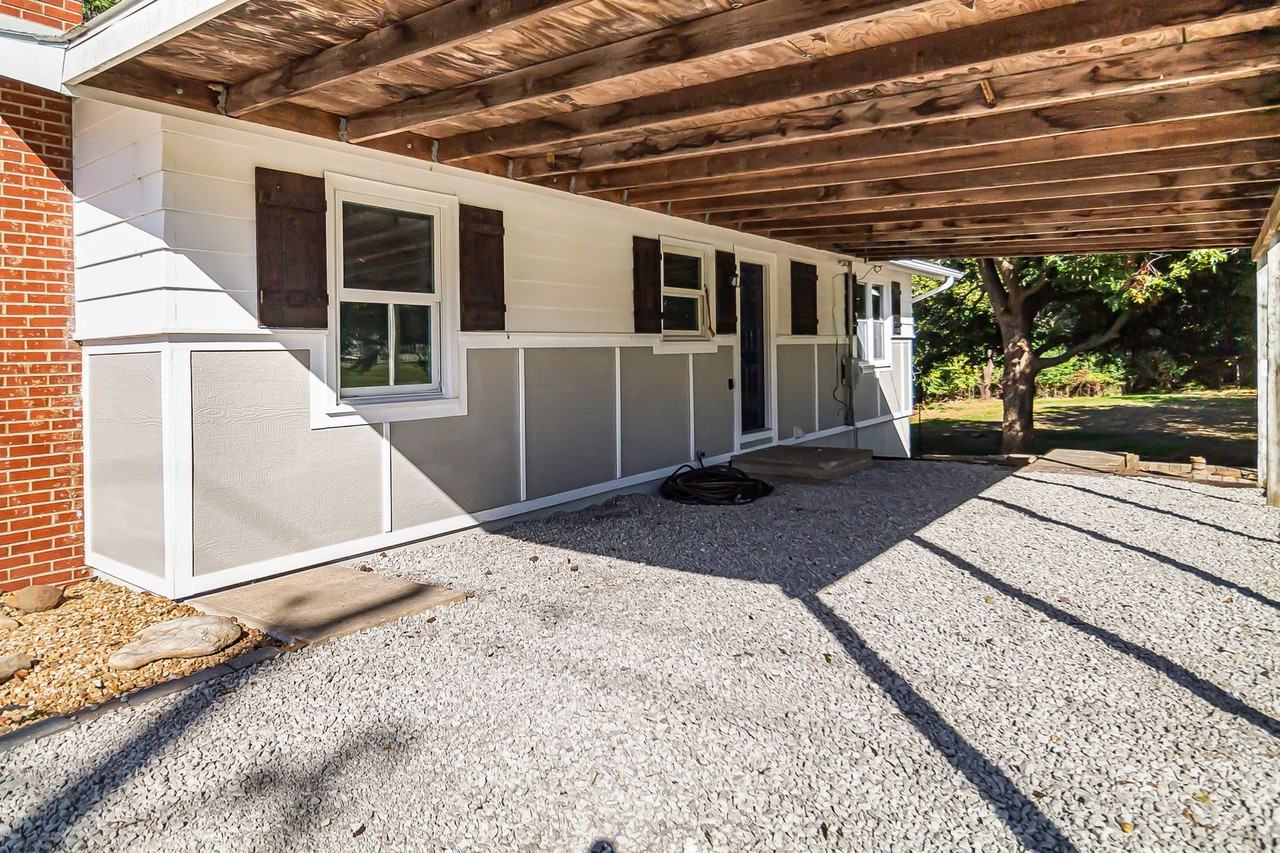 181 Se State Route 13 - Photo 2 of 42