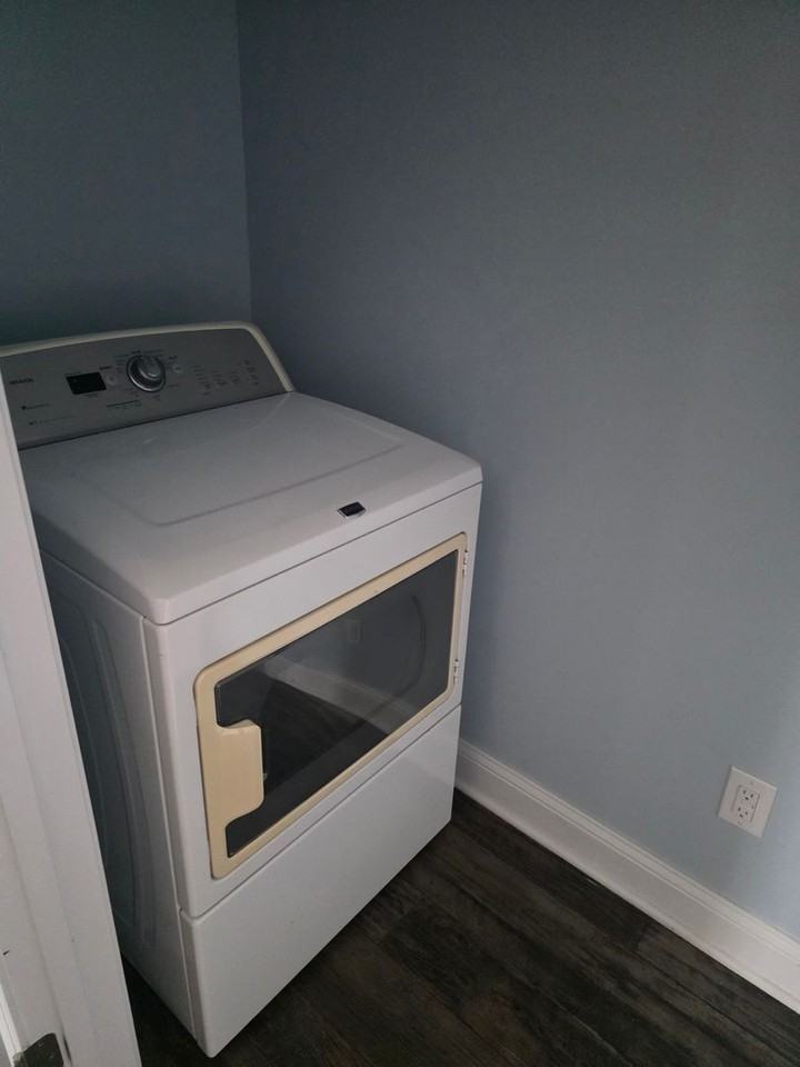 217 Grove Ln - Photo 4 of 12