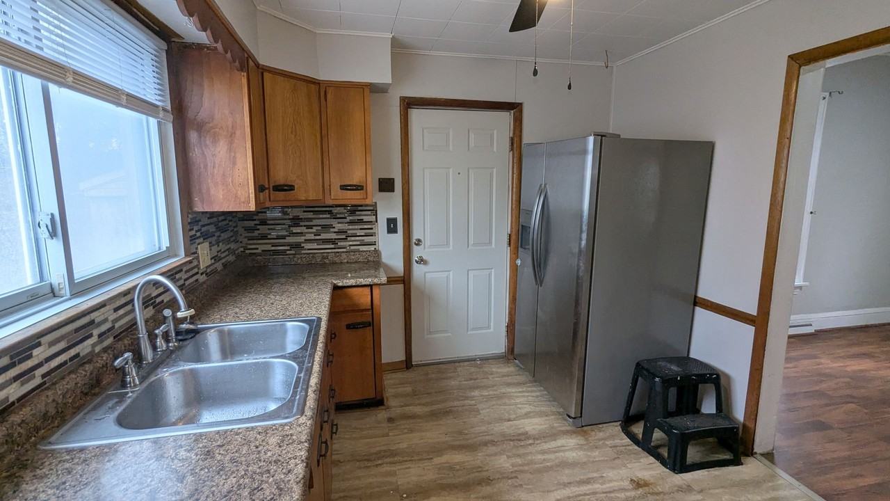 267 W Long St - Photo 7 of 34