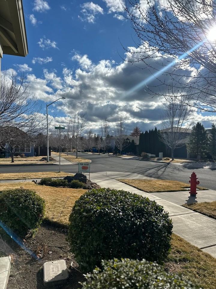 2926 Ne Dogwood Dr - Photo 3 of 33