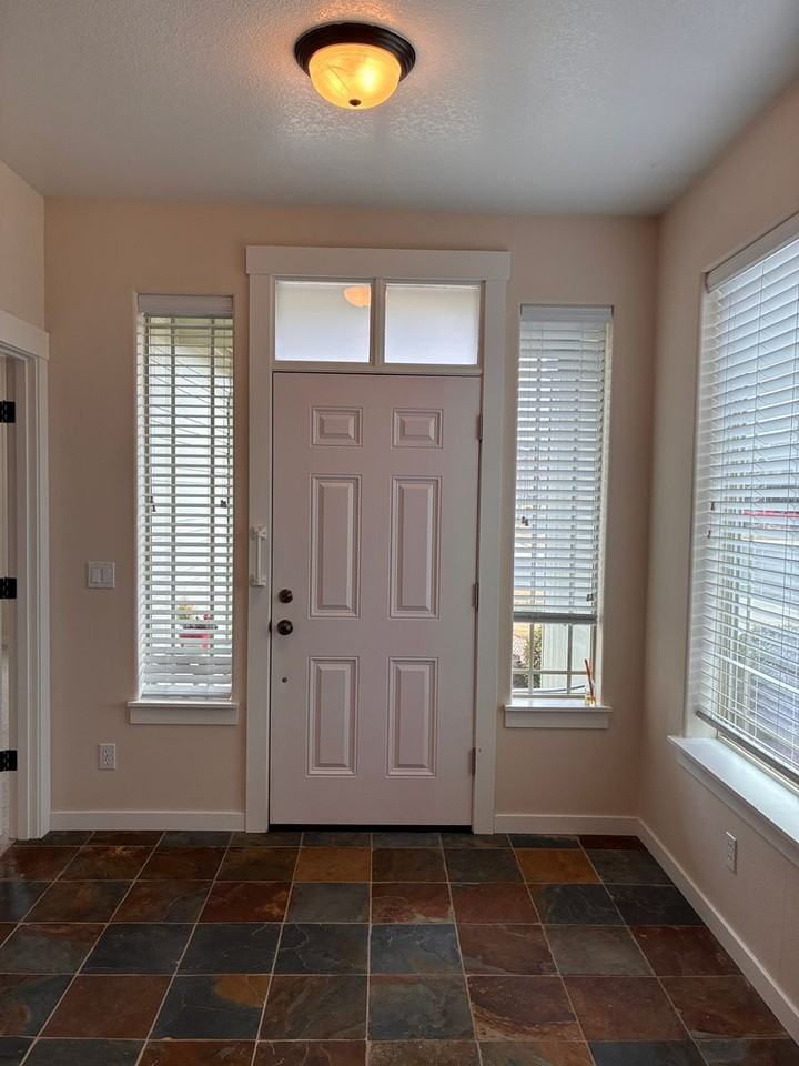 2926 Ne Dogwood Dr - Photo 4 of 33