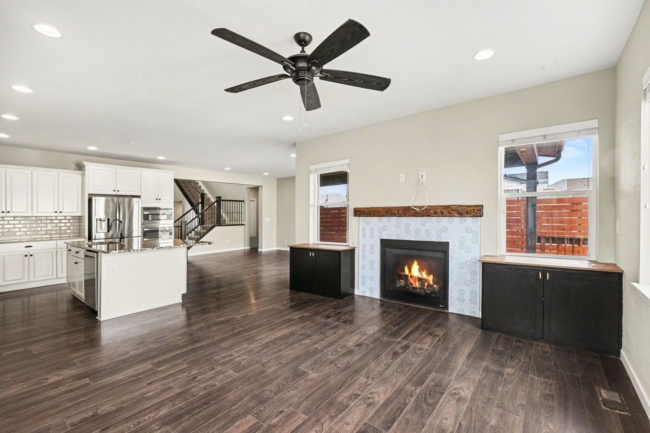 1021 Equinox Ln - Photo 6 of 39