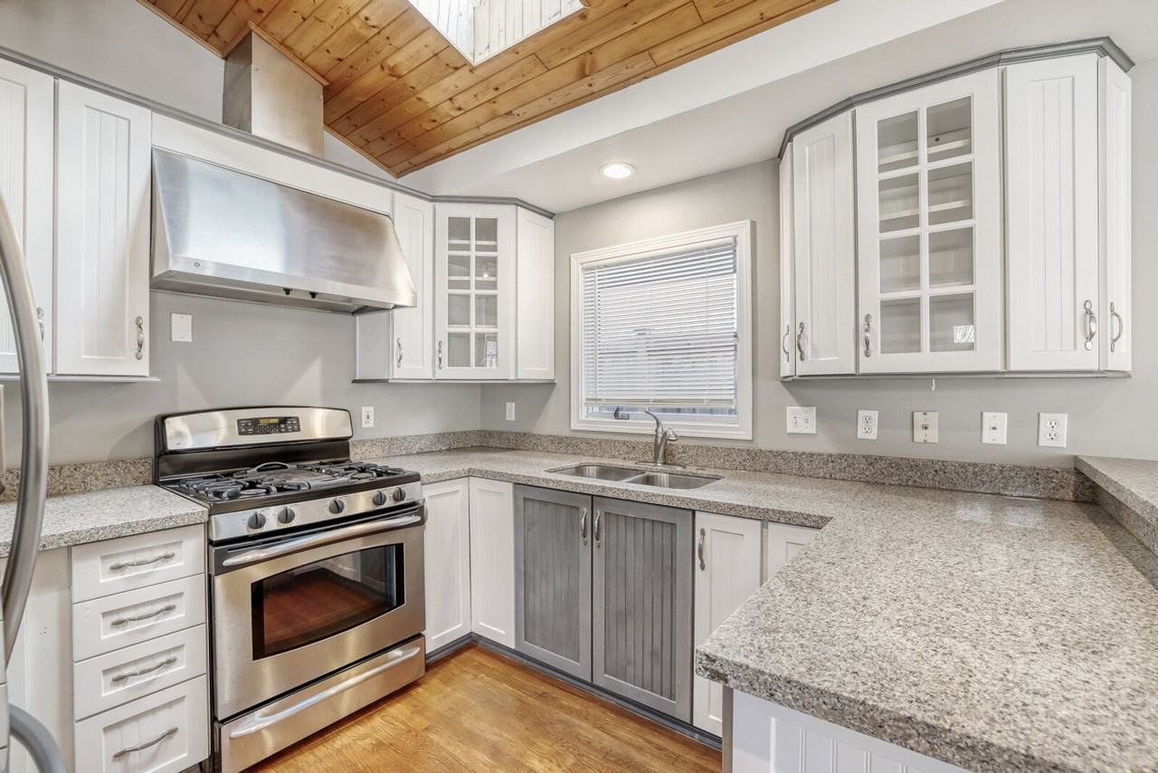 2405 63rd Ave Se - Photo 3 of 11