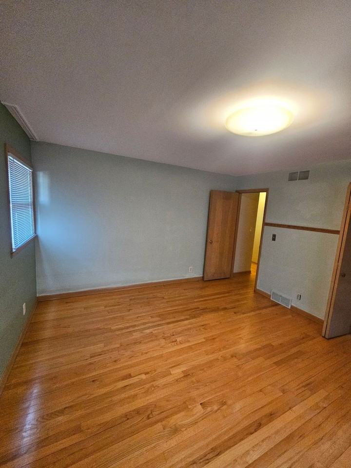 3948 N 96th St - Photo 4 of 19