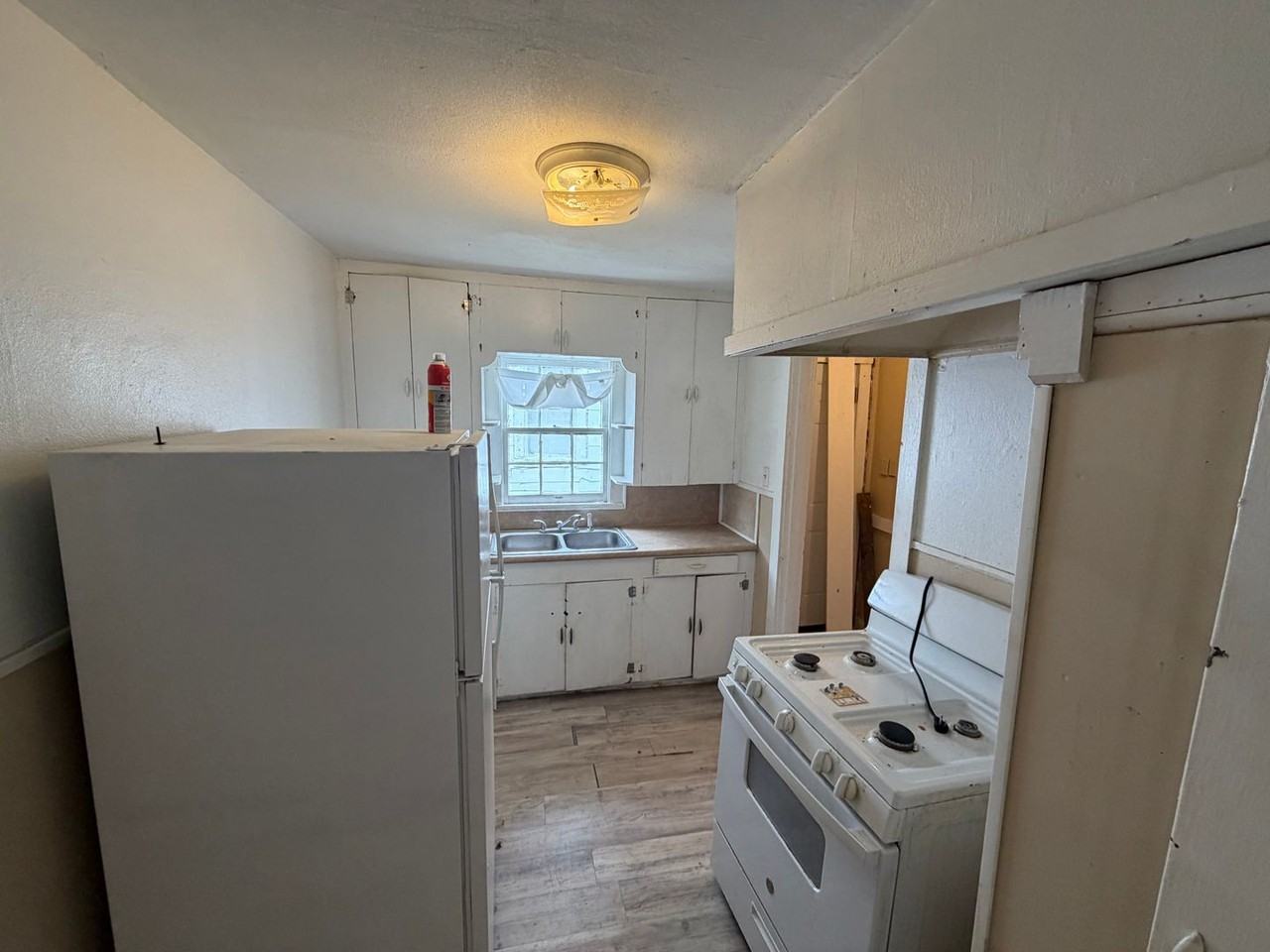 3219 Judson St - Photo 4 of 11