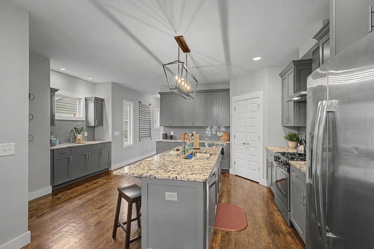 506A Buchanan St - Photo 7 of 34