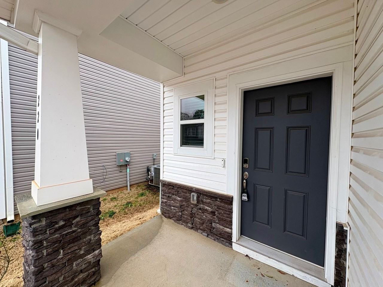 220 Coulter Ct - Photo 2 of 38