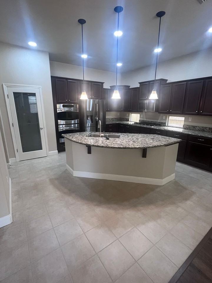 9219 Crowell Dr - Photo 3 of 23