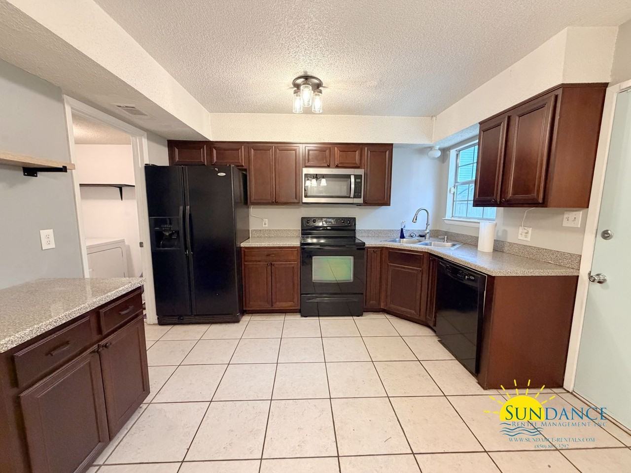 705 Terrance Ct - Photo 5 of 17