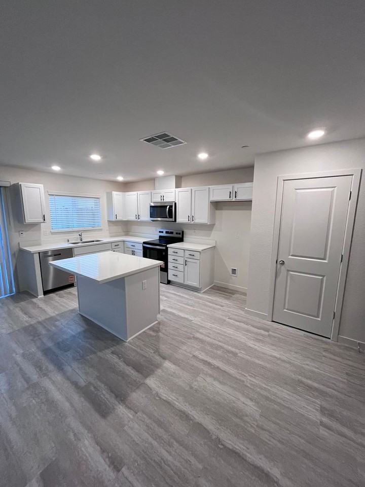 8049 Whippersnapper Way - Photo 2 of 19