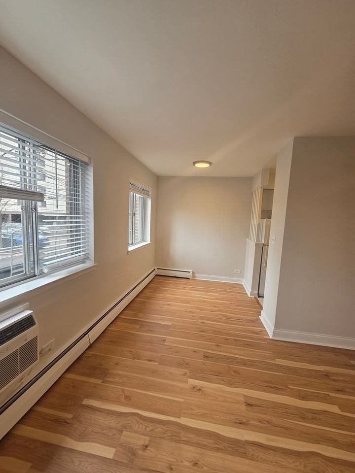 6161 N. Winthrop - Photo 3 of 19