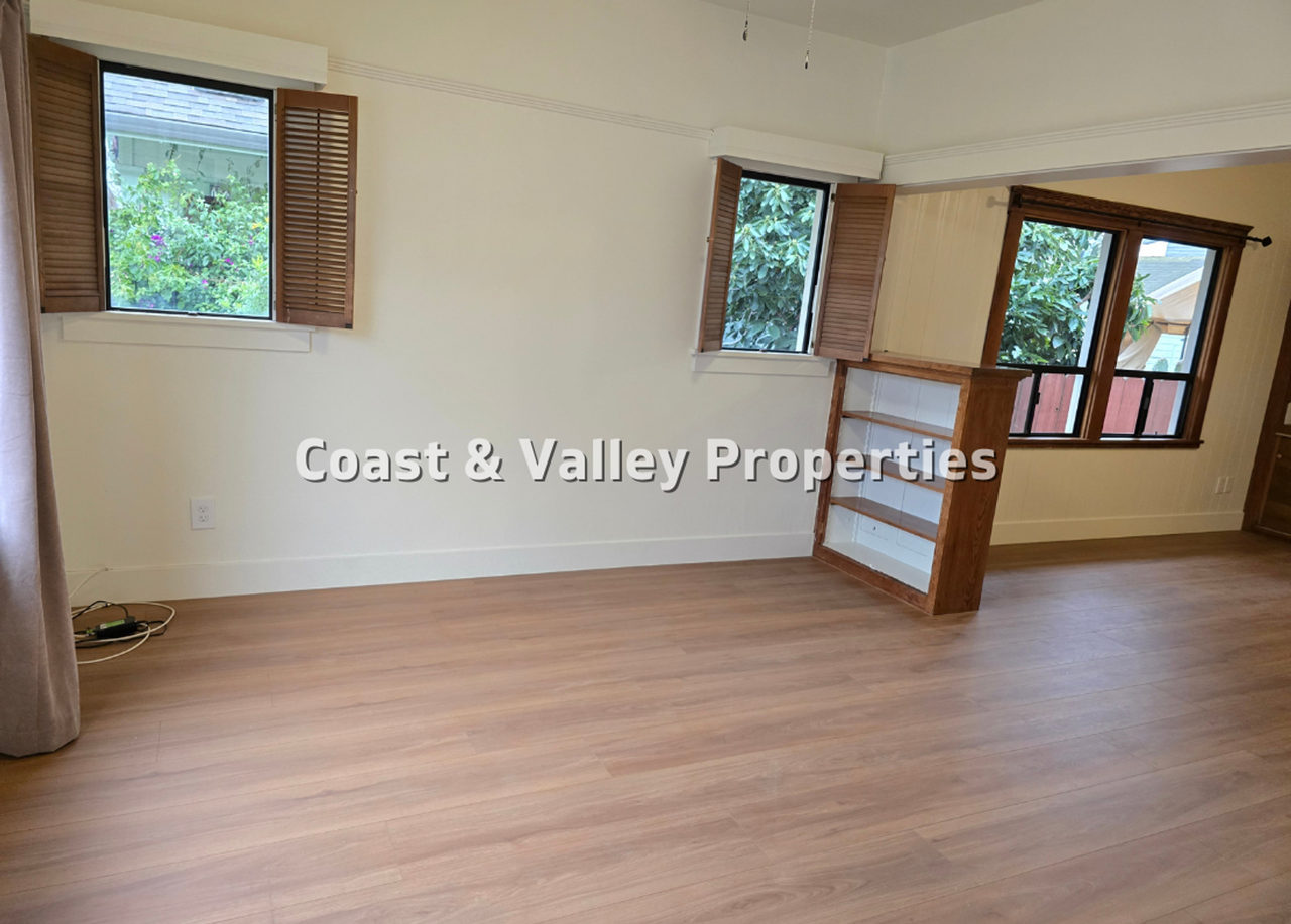 134 4th St - Photo 2 of 13