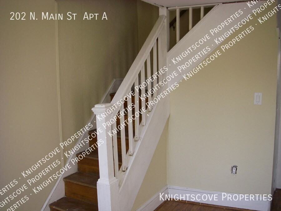 202 N Main St Apt A #A - Photo 4 of 21