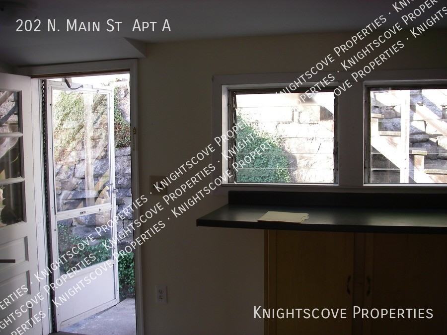 202 N Main St Apt A #A - Photo 6 of 21