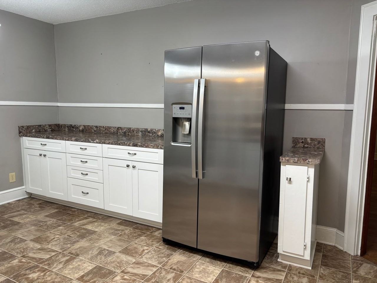 633 Hawthorne Dr - Photo 5 of 30