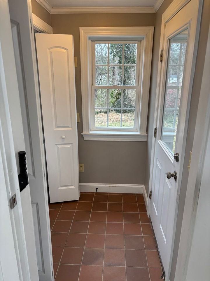 633 Hawthorne Dr - Photo 7 of 30