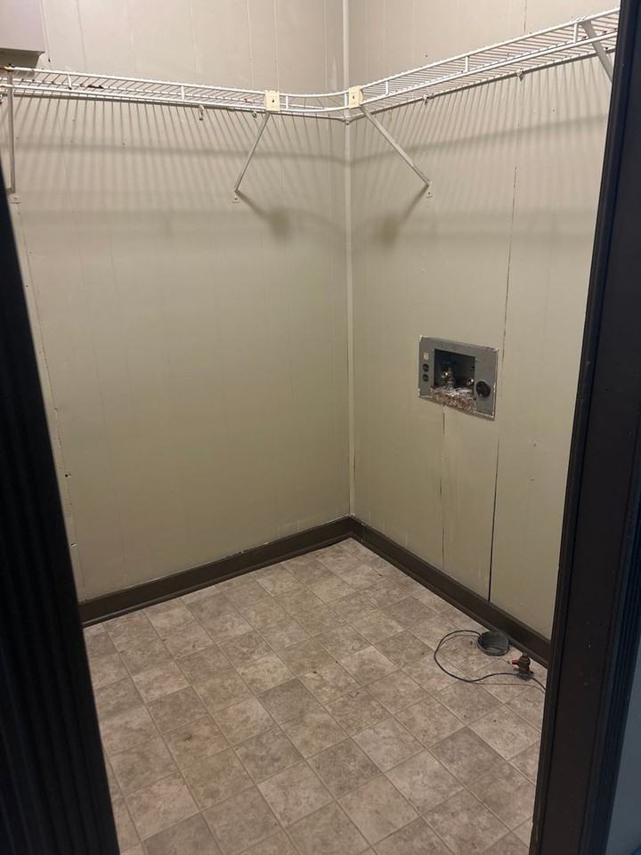 1011 Chapel Ave - Photo 4 of 16