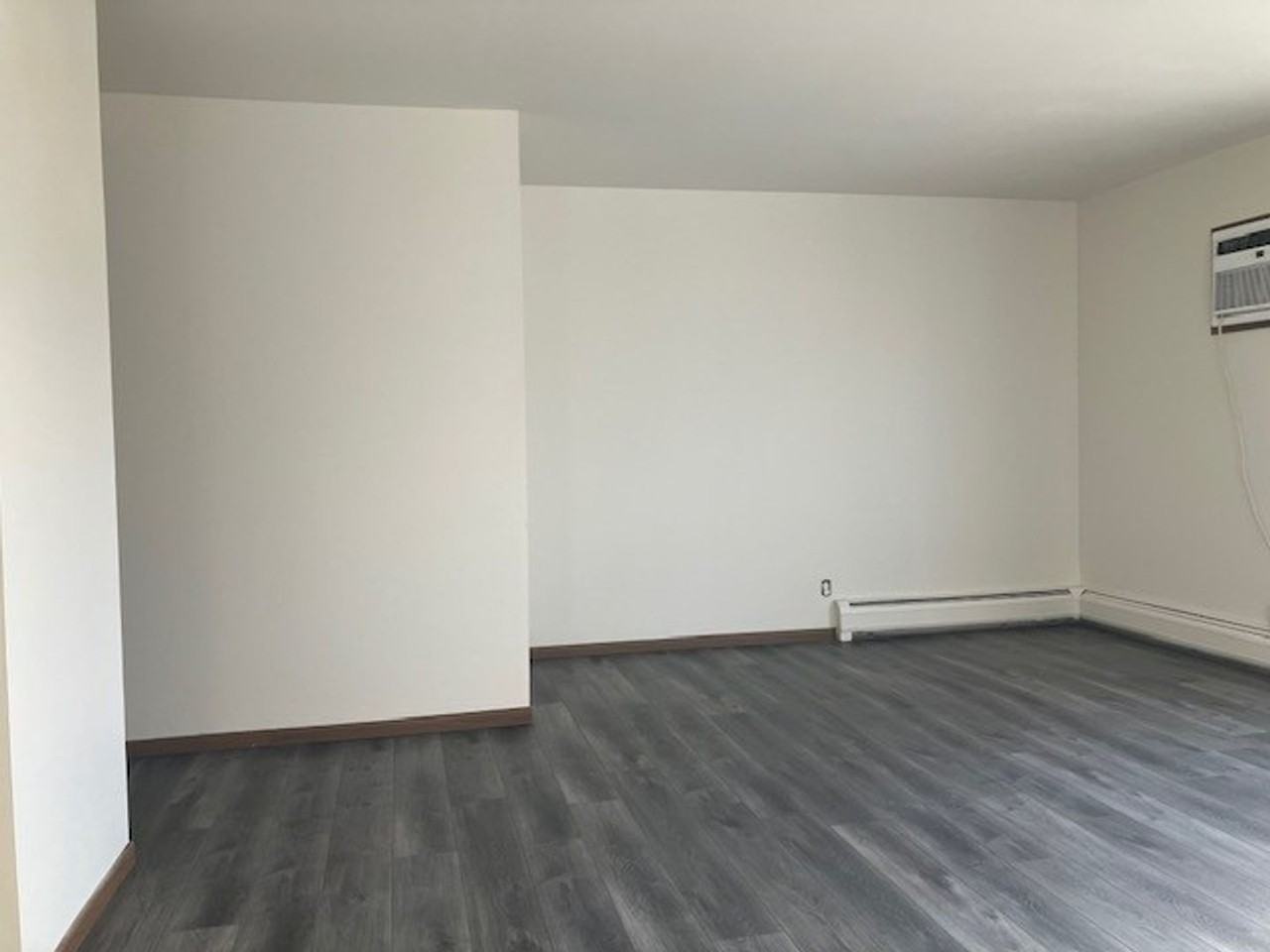 Happy Homes - 112 S Wisconsin St - Photo 7 of 29