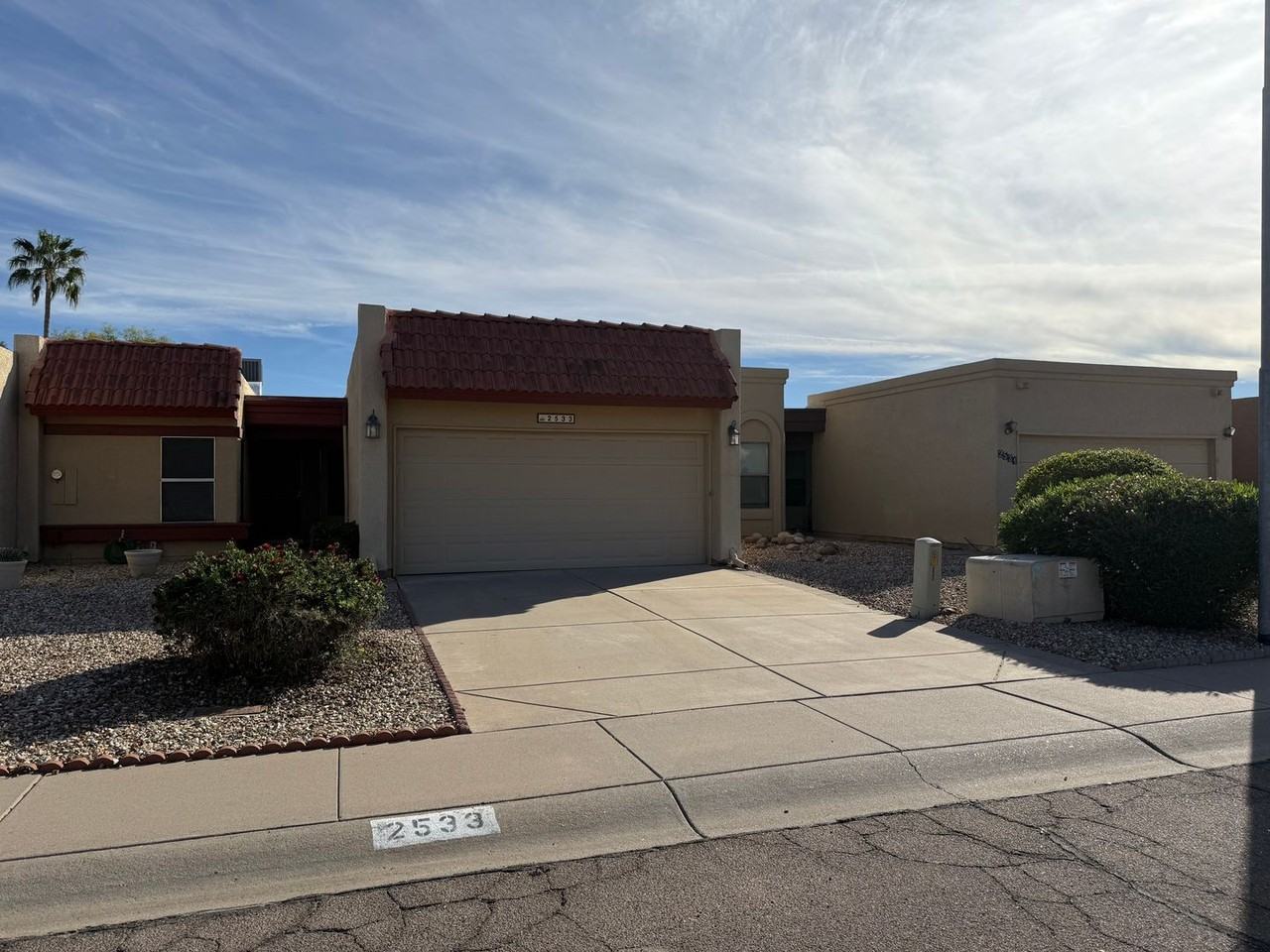 2533 E Wagoner Rd - Photo 2 of 30