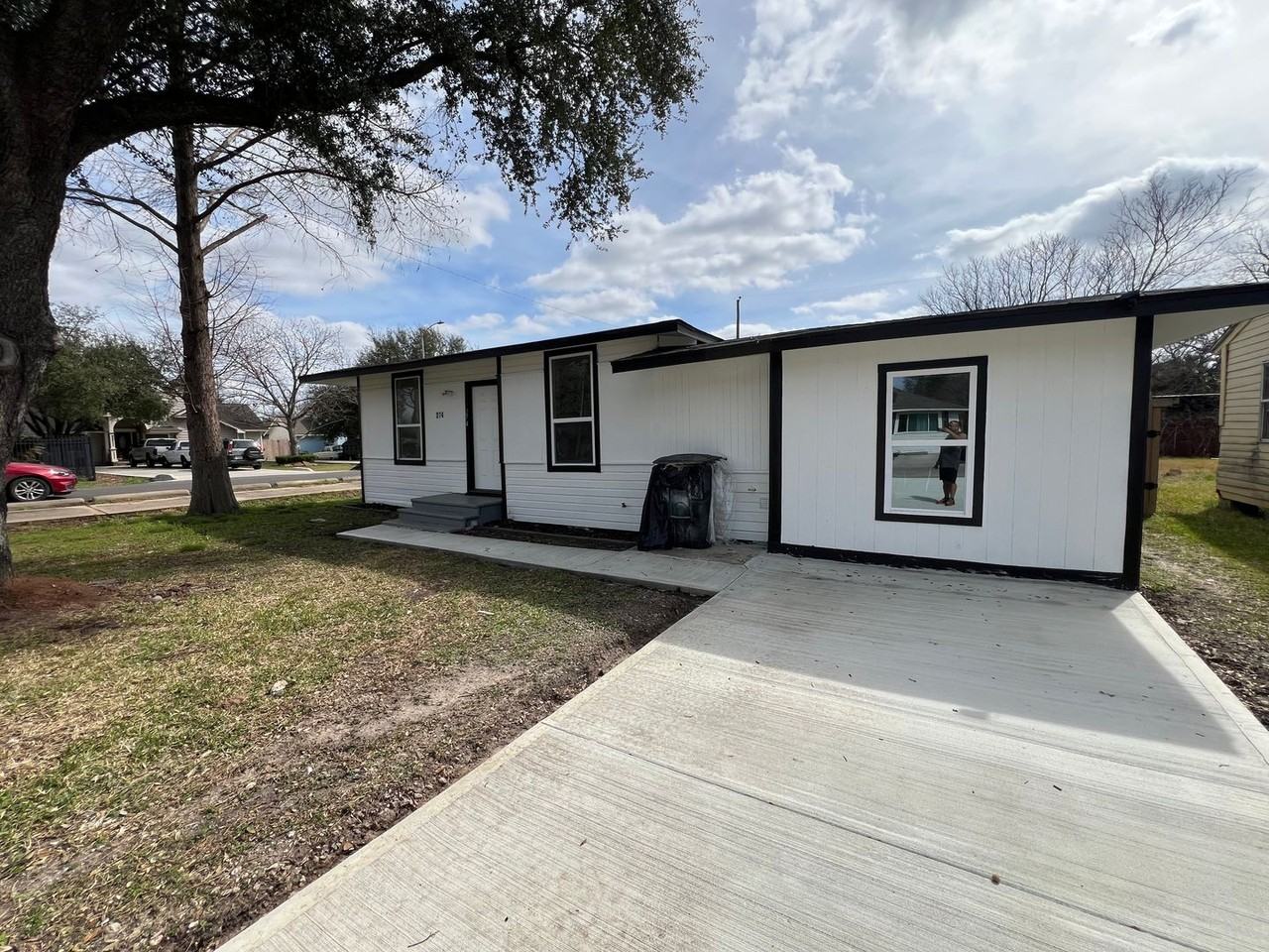 274 Owens St - Photo 2 of 12