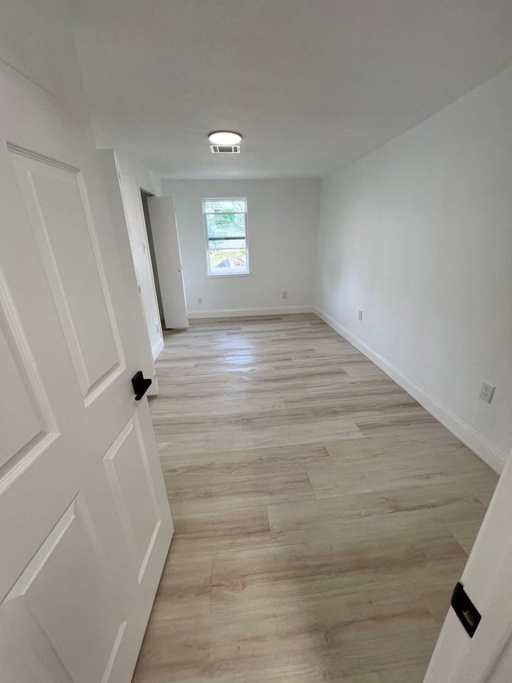 274 Owens St - Photo 6 of 12