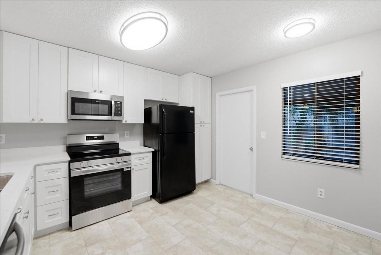 307 Sandlewood Trl - Photo 5 of 15