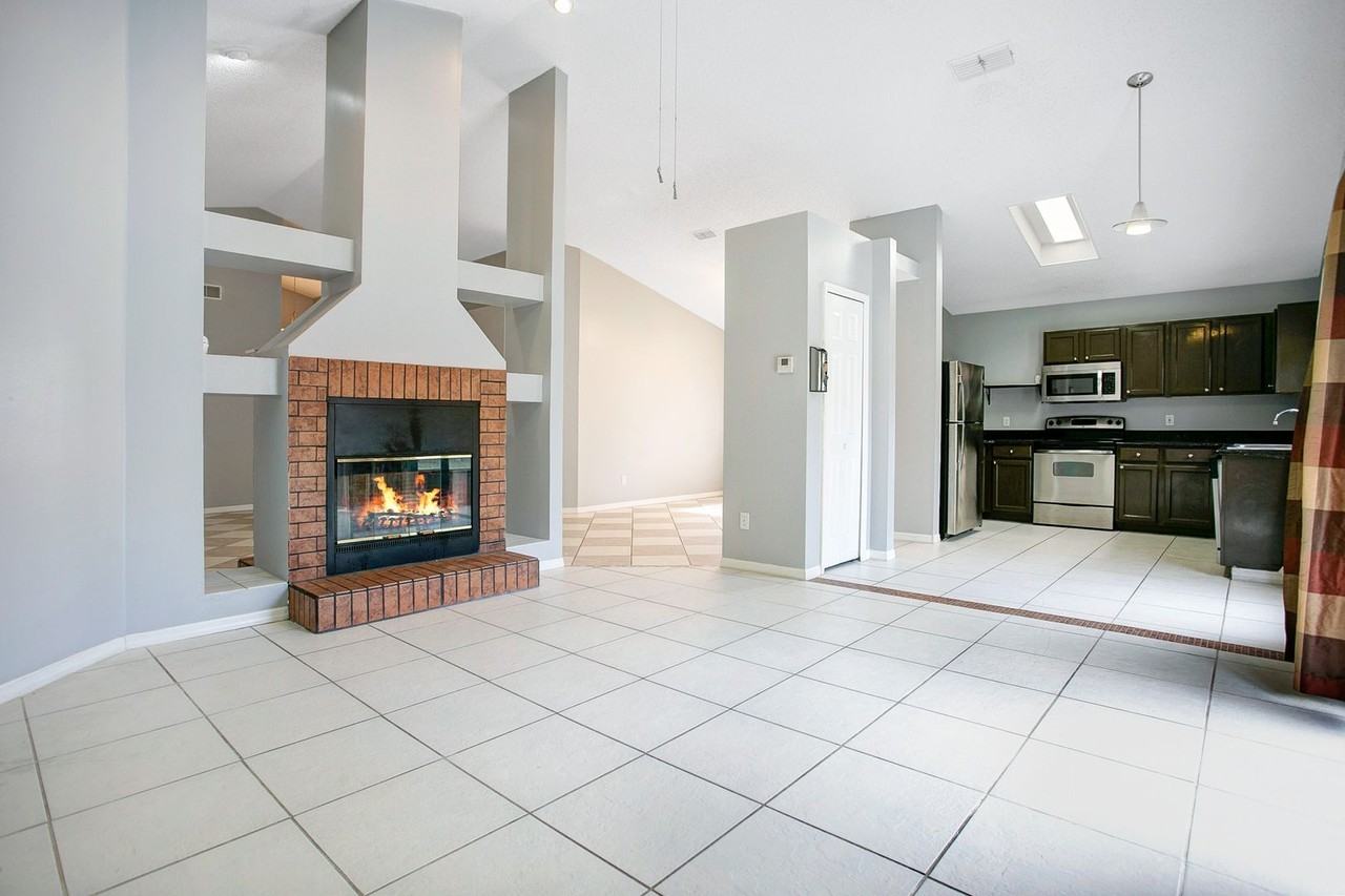 3724 Pickwick Dr - Photo 2 of 15