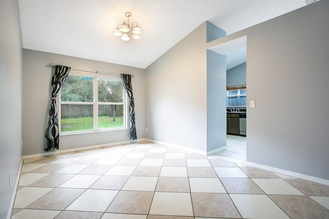 3724 Pickwick Dr - Photo 5 of 15