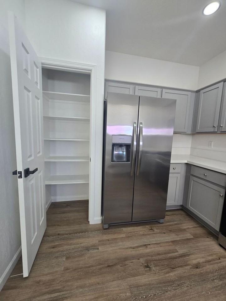 1069 Buena Vista Ln - Photo 5 of 16