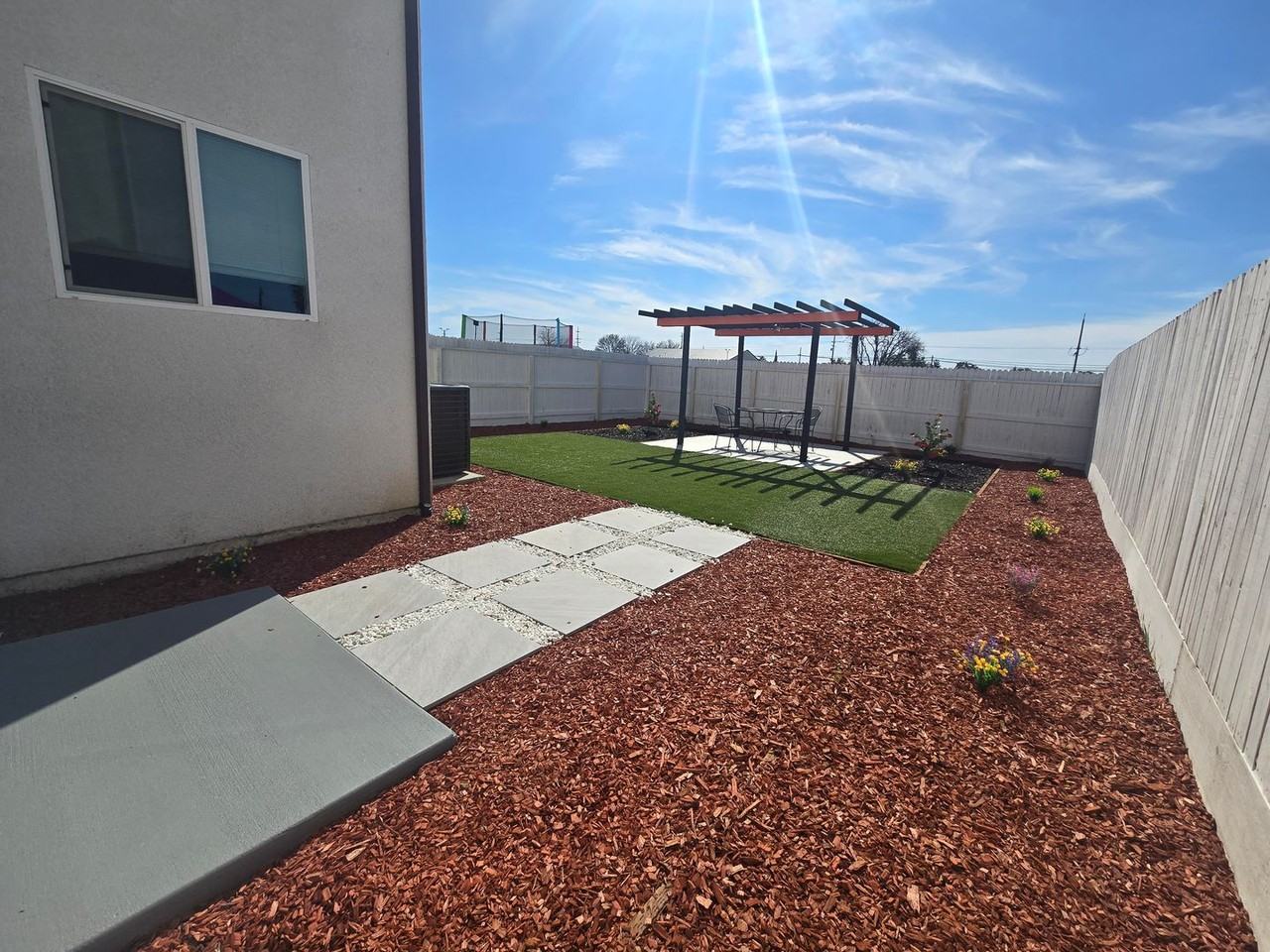 1069 Buena Vista Ln - Photo 7 of 16