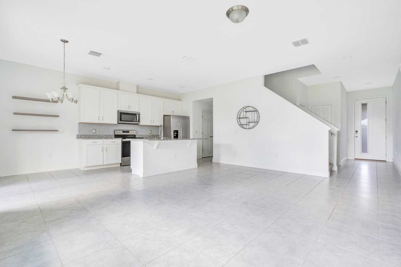 1611 Little Wren Ln - Photo 2 of 23