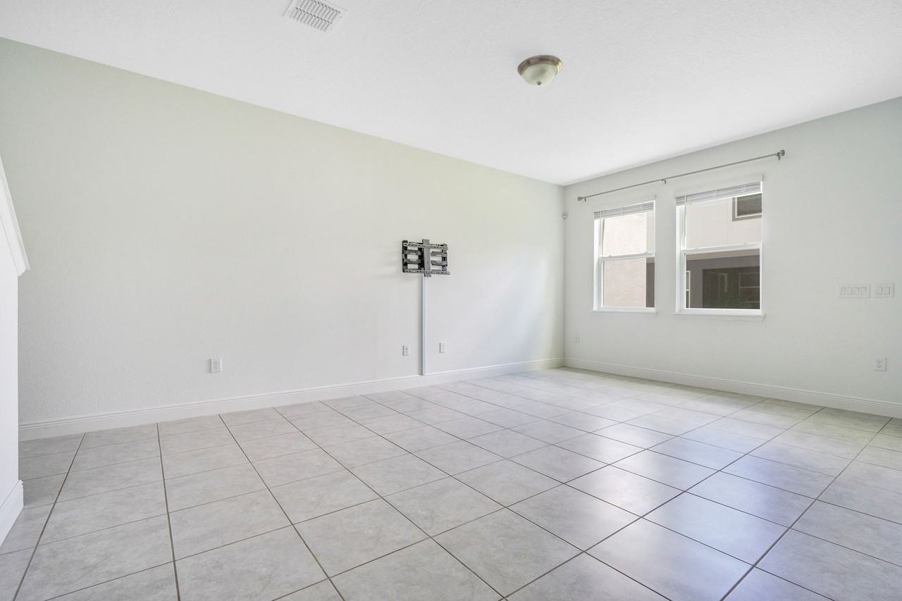 1611 Little Wren Ln - Photo 5 of 23