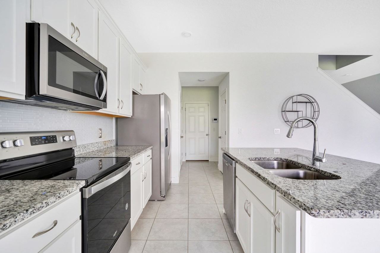 1611 Little Wren Ln - Photo 7 of 23