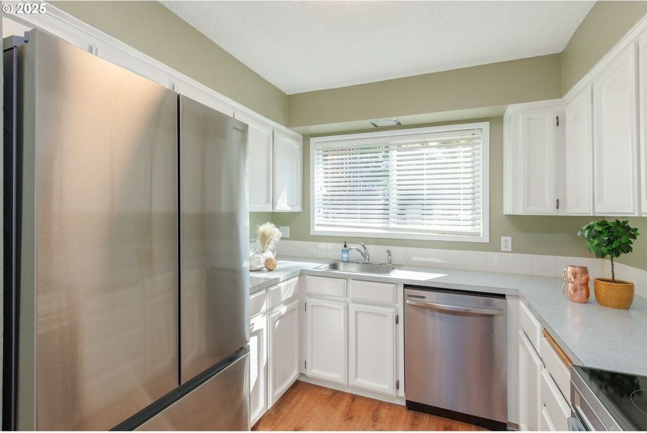 5005 Sw Mitchell St #3 - Photo 5 of 25