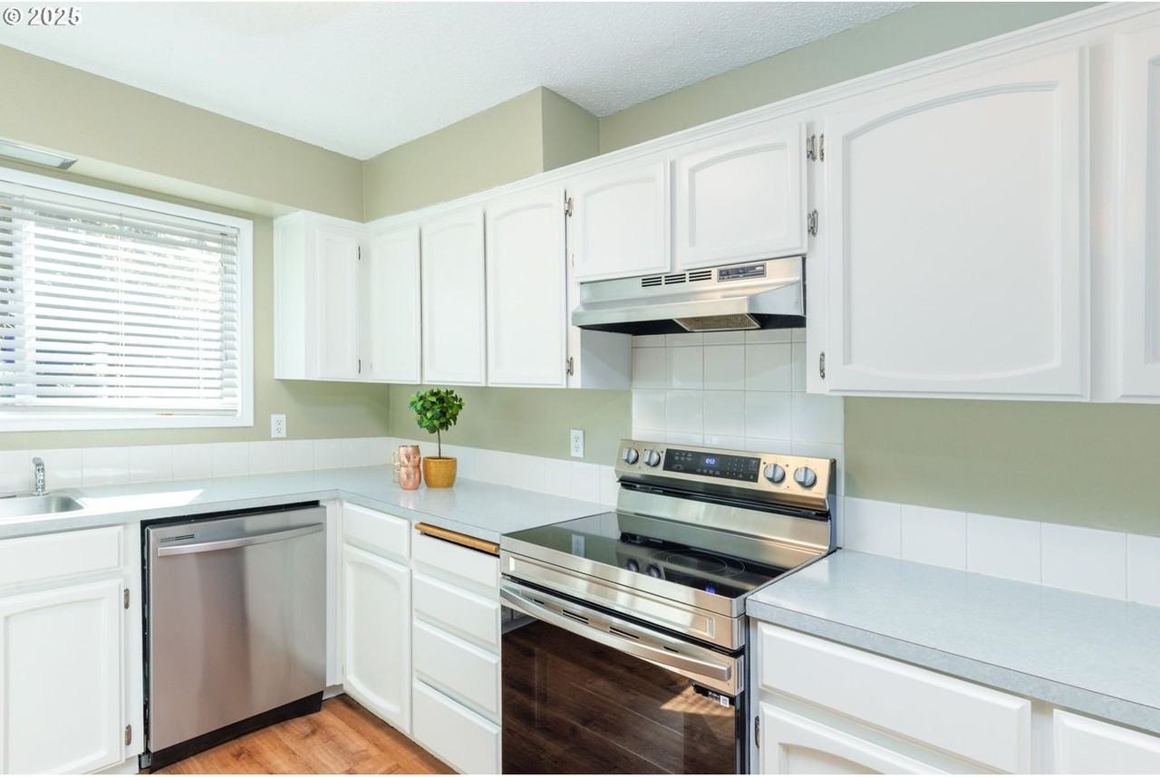 5005 Sw Mitchell St #3 - Photo 6 of 25