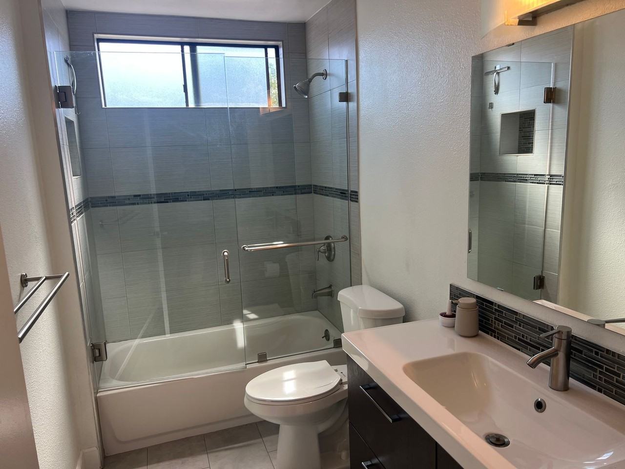 3761 Boundary St #6 - Photo 3 of 7