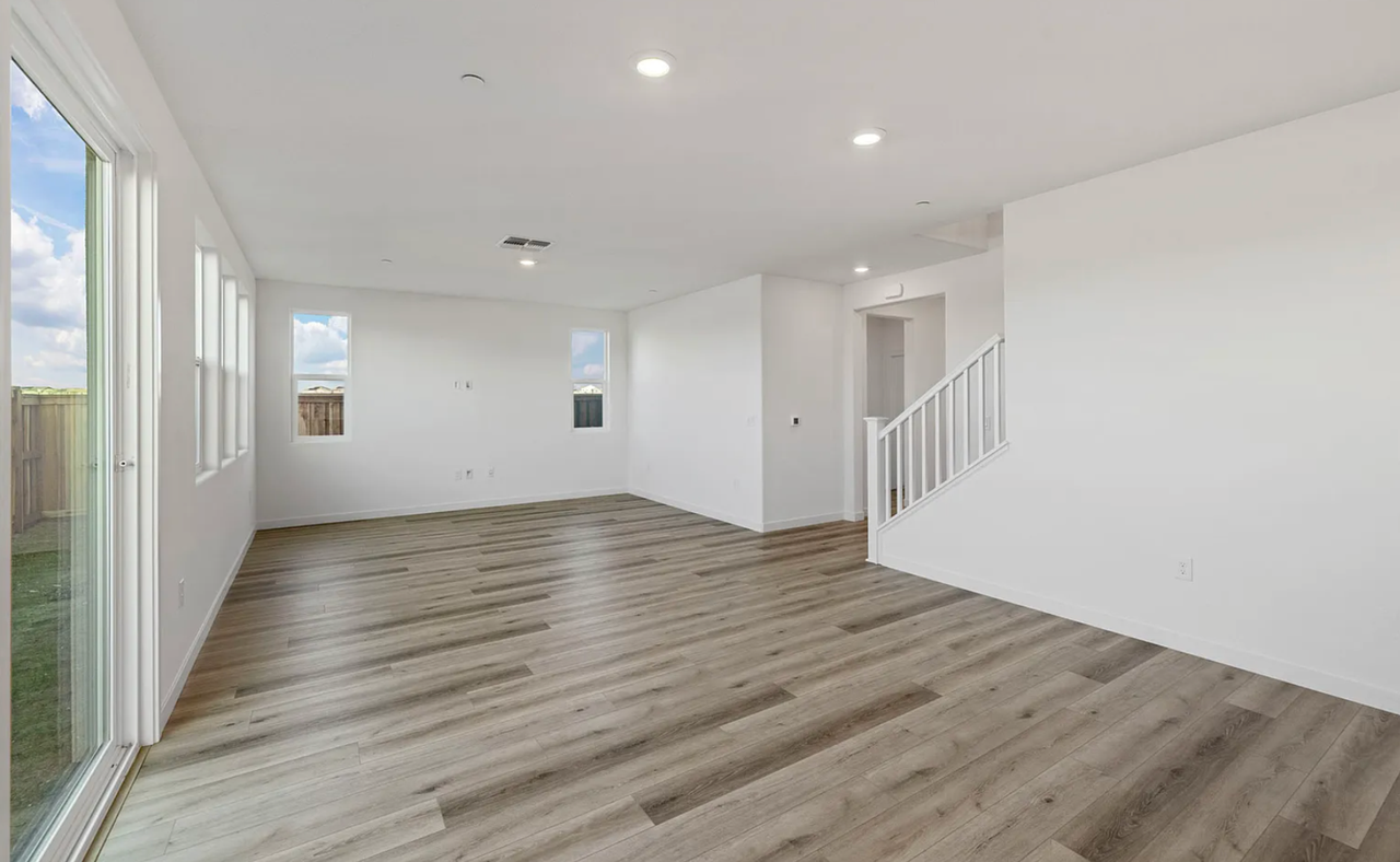 2137 Harborview Way - Photo 4 of 8