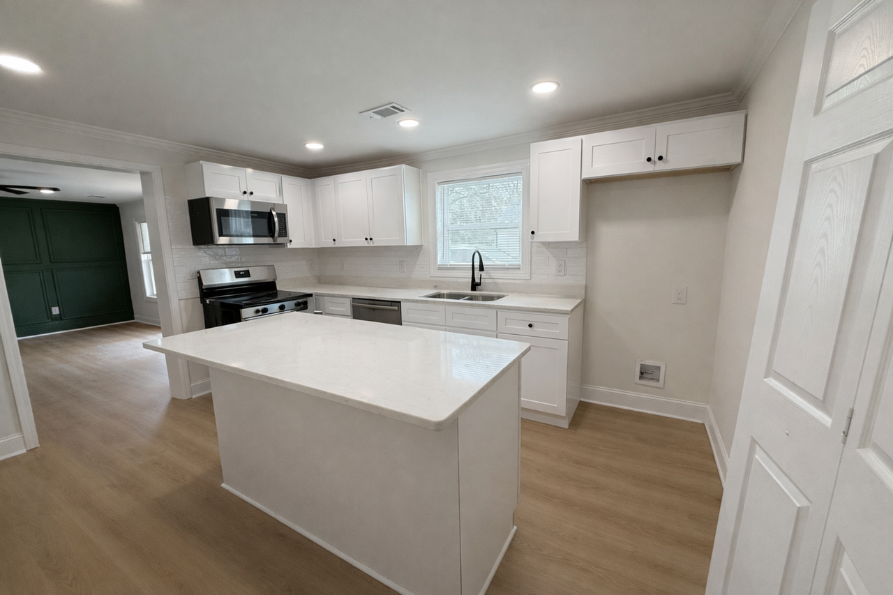 160 Indiana Ave - Photo 2 of 8