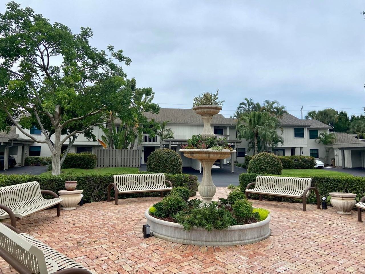 320 Deer Creek Wildwood Ln N #E - Photo 5 of 33