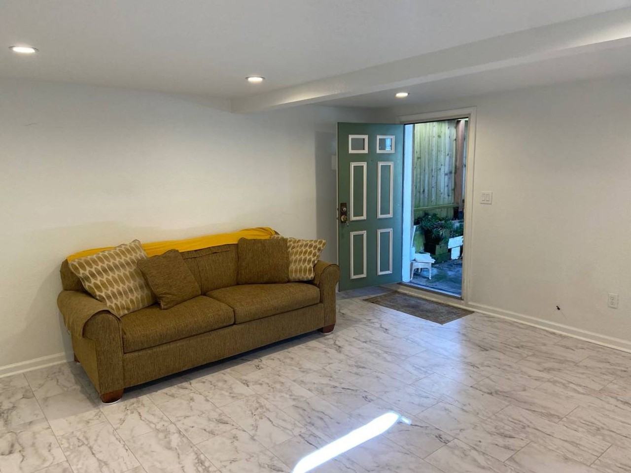 165 Summit St - Photo 3 of 6