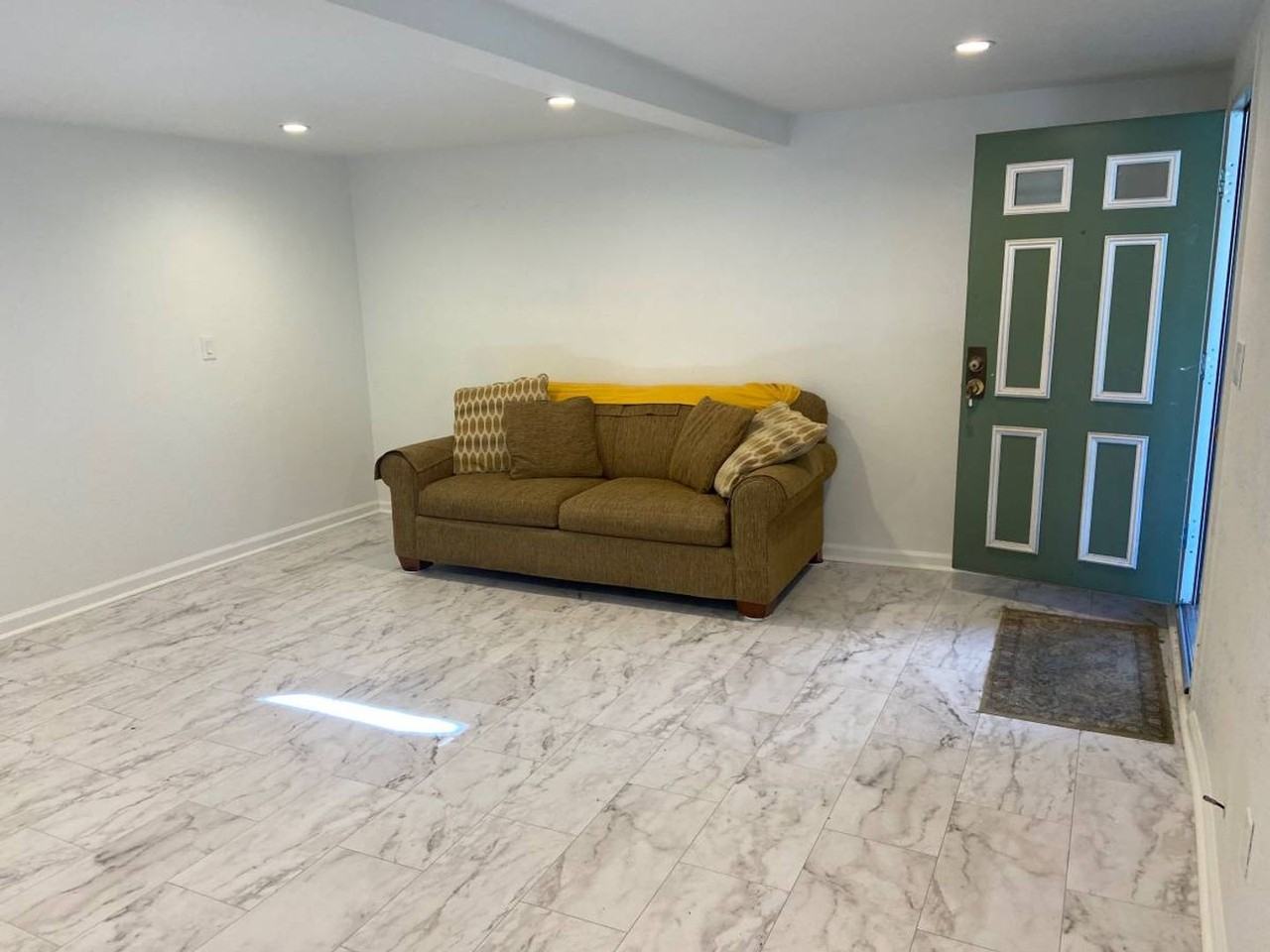 165 Summit St - Photo 4 of 6