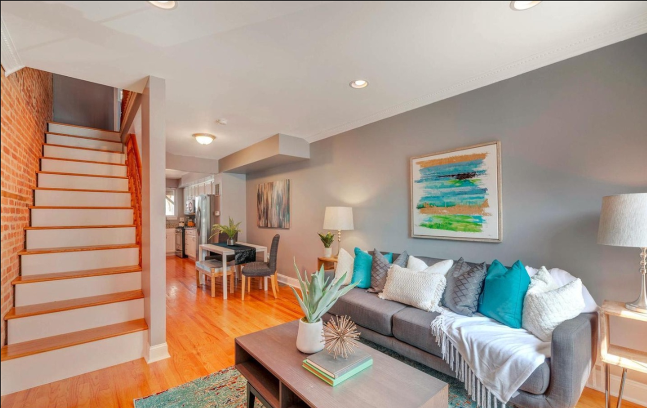 608 S Bouldin St - Photo 3 of 16