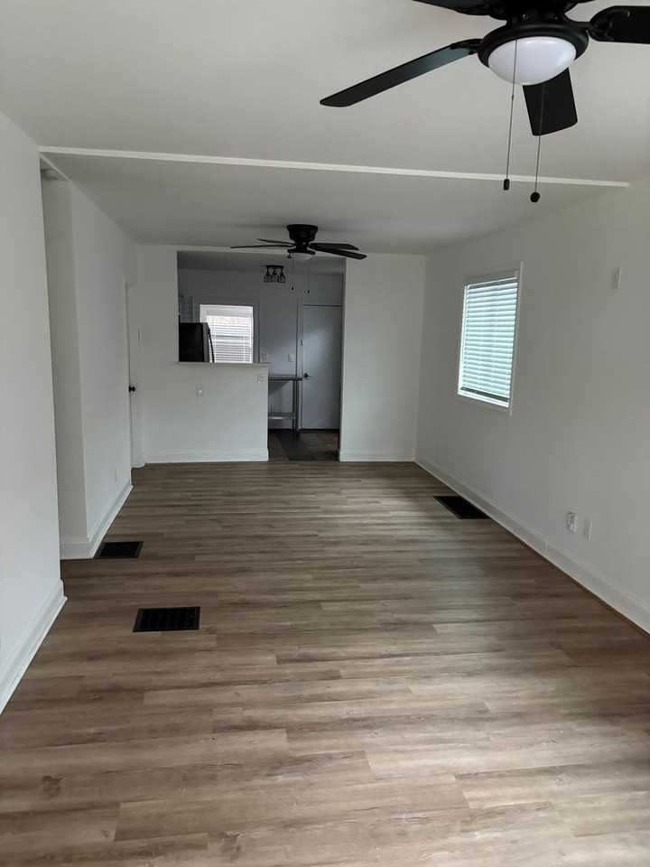 4139 Flora Ave - Photo 3 of 10