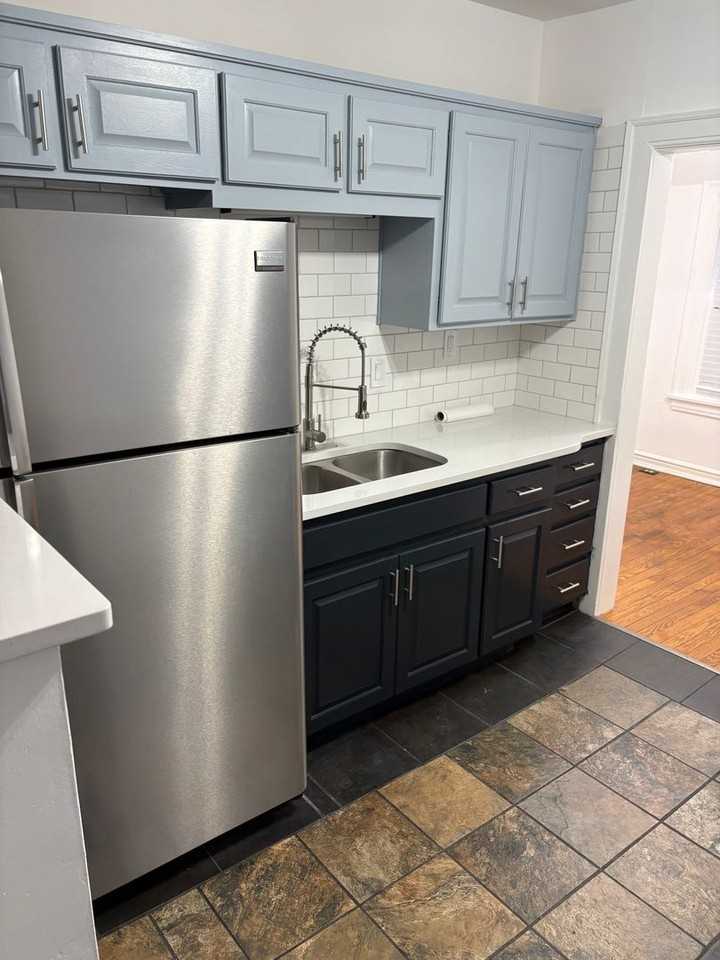 4139 Flora Ave - Photo 4 of 10