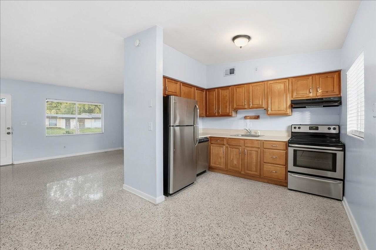 1418 Beatrice Dr - Photo 5 of 10